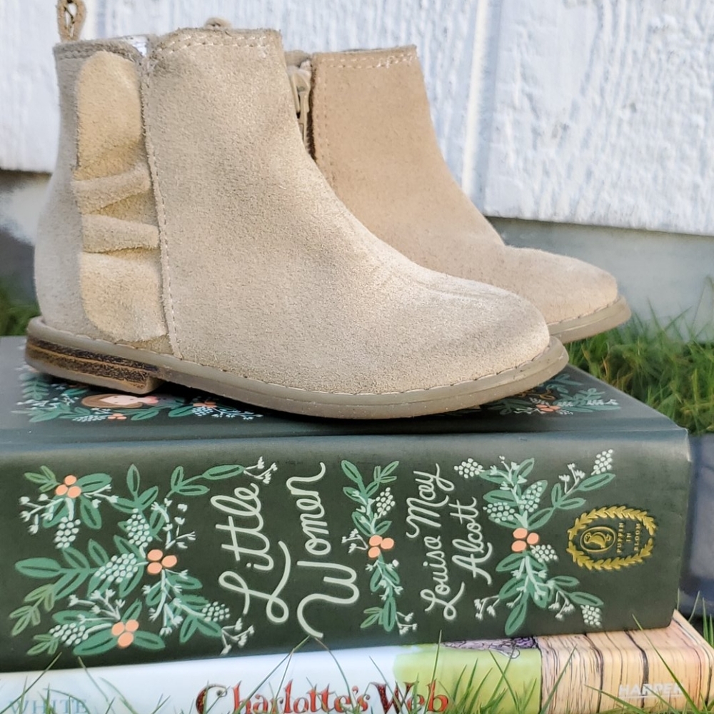 Baby Gap booties